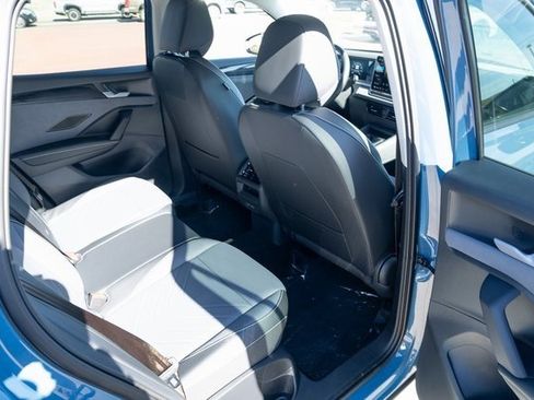 New 2026 Volkswagen Tiguan SE image 38