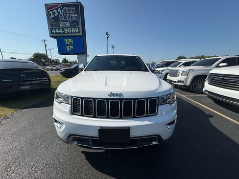Used 2017 Jeep Grand Cherokee Limited AWD/4WD image 9