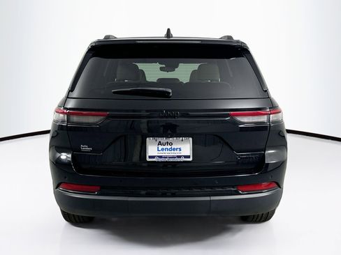 Used 2023 Jeep Grand Cherokee Limited w/ Black Appearance Package image 6