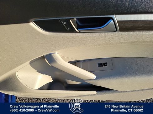 Used 2017 Volkswagen Passat 1.8T SEL Premium image 42