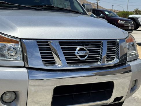 Used 2011 Nissan Titan SV RWD image 7