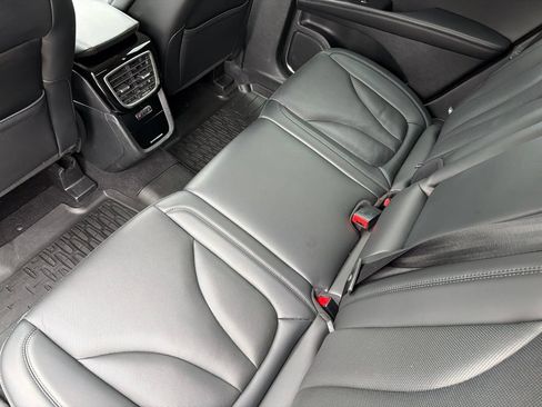 Used 2023 Lincoln Nautilus Reserve AWD/4WD image 13