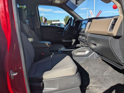 Used 2022 Nissan Frontier SV w/ Technology Package image 31