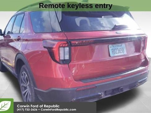 Used 2025 Ford Explorer ST-Line image 4
