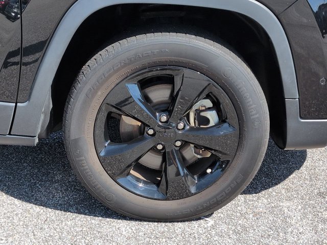 Used 2023 Jeep Cherokee Altitude Lux AWD/4WD image 11