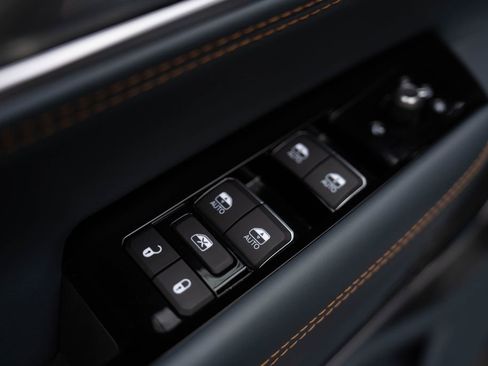 Used 2022 Jeep Grand Wagoneer Series II AWD/4WD image 22