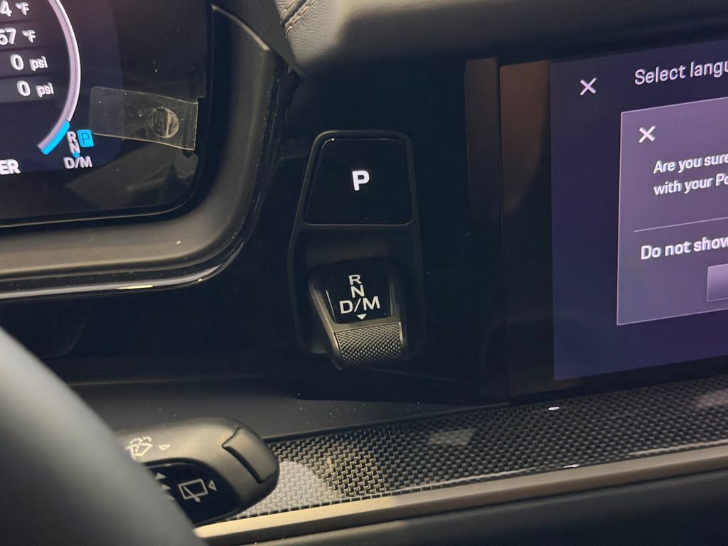 Certified 2025 Porsche Cayenne Turbo AWD/4WD image 19