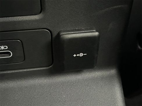 Used 2025 Land Rover Range Rover Velar S image 23