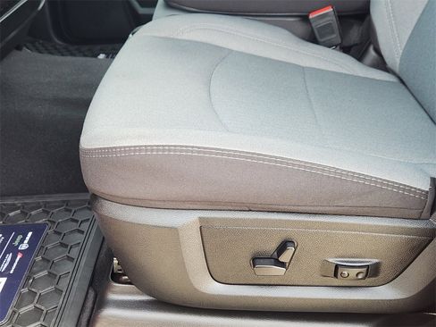 Used 2024 RAM 2500 Big Horn w/ Bed Utility Group image 27