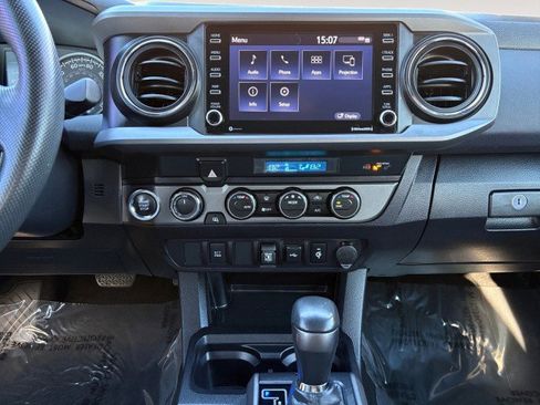 Used 2023 Toyota Tacoma TRD Off-Road image 6