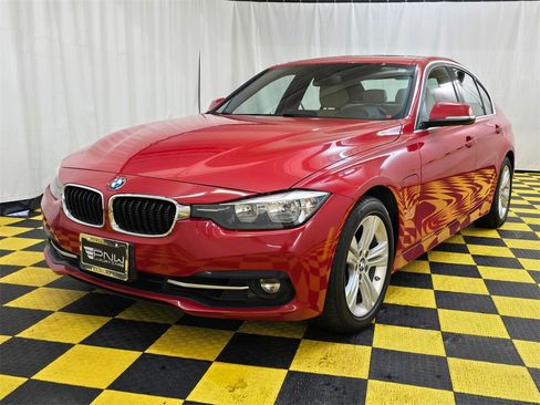 Used 2017 BMW 330e image 7