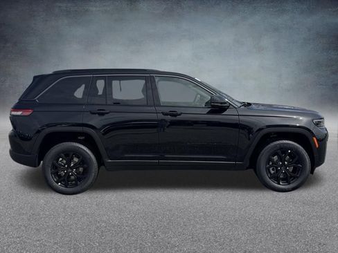 New 2026 Jeep Grand Cherokee Altitude AWD/4WD image 4