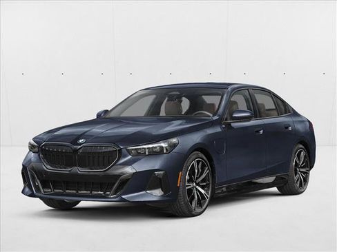 New 2027 BMW 550e xDrive AWD/4WD image 1