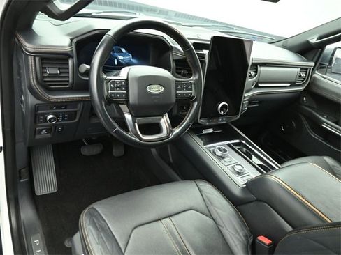 Certified 2022 Ford Expedition Platinum image 9