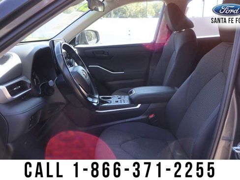 Used 2023 Toyota Highlander Platinum image 15