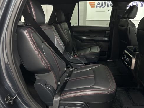 Used 2024 Ford Expedition Limited image 36