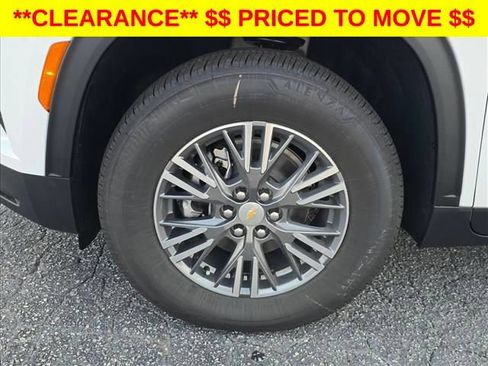 New 2026 Chevrolet Traverse LT w/ Driver Confidence Package FWD image 30