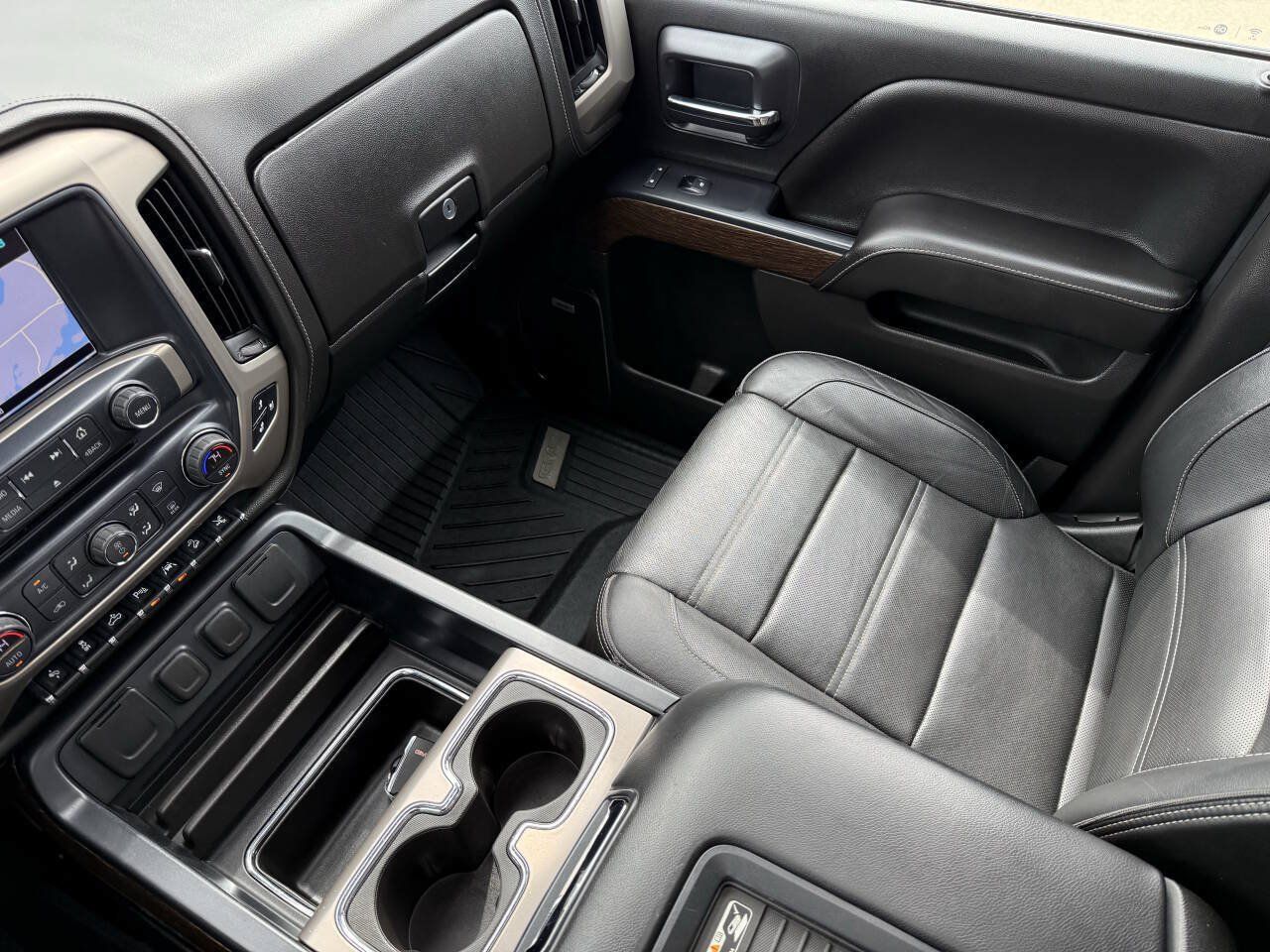 Used 2018 GMC Sierra 1500 Denali w/ Denali Ultimate Package AWD/4WD image 26