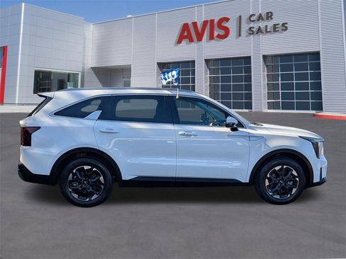Used 2024 Kia Sorento S image 5