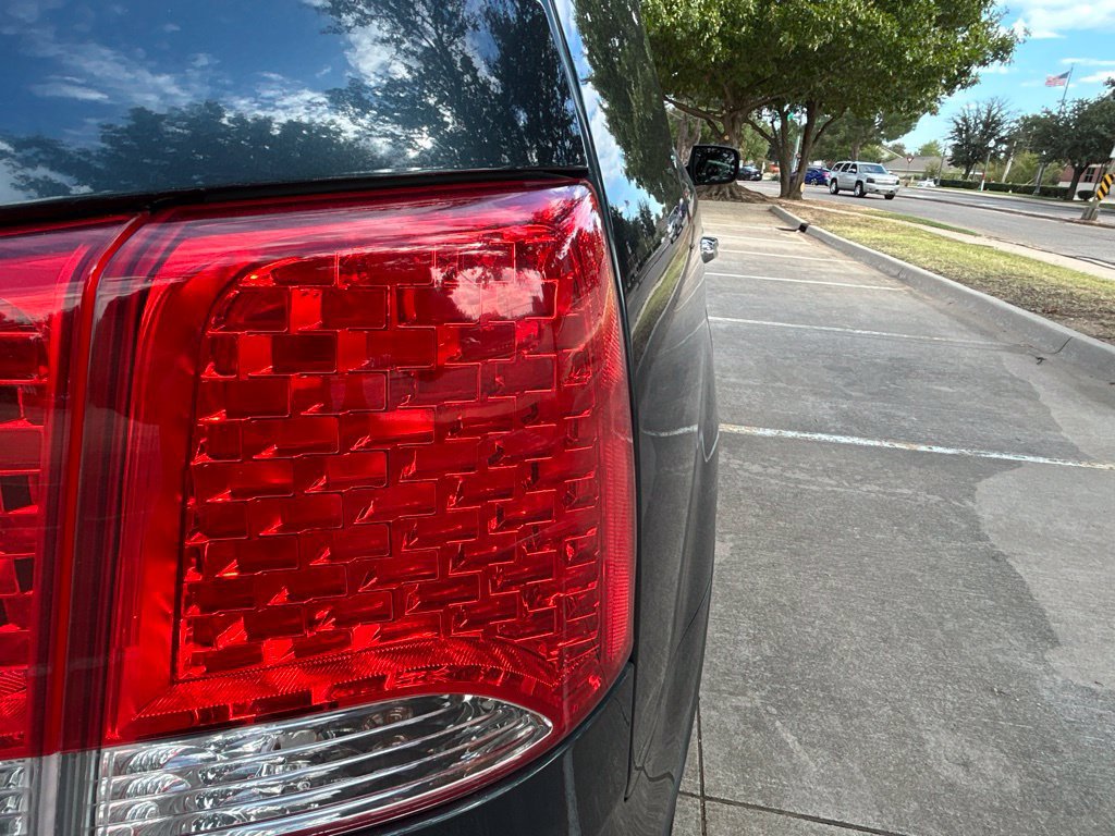 Used 2011 Kia Sorento EX w/ Premium Pkg FWD image 9