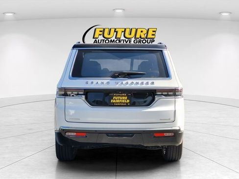 New 2023 Jeep Grand Wagoneer Series III AWD/4WD image 5