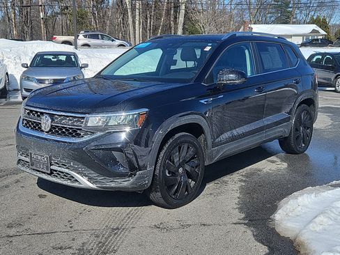 Certified 2023 Volkswagen Taos SE w/ Panoramic Sunroof Package image 19