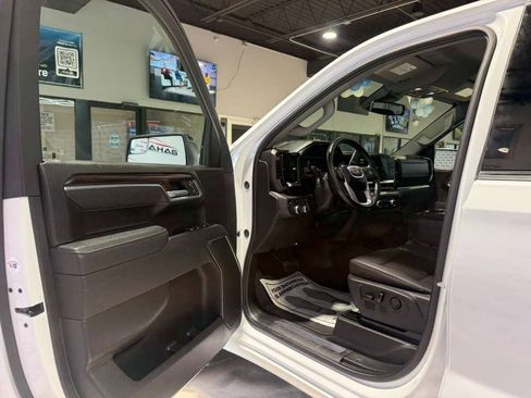 Used 2025 GMC Sierra 1500 SLT image 30