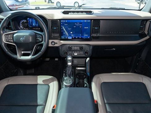 Used 2022 Ford Bronco Wildtrak AWD/4WD image 2