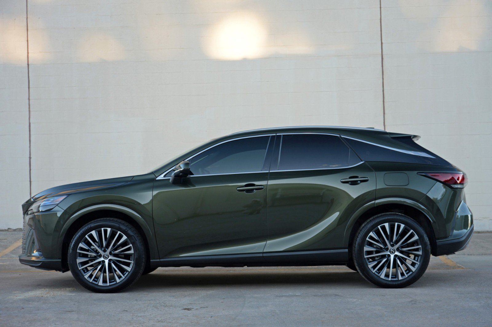 Used 2023 Lexus RX 350 Premium Plus w/ Accessory Package (Z1) FWD image 9
