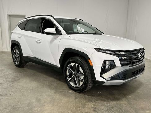 Certified 2025 Hyundai Tucson SEL AWD/4WD image 3