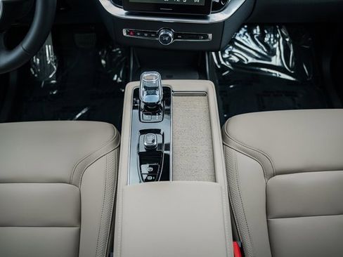 New 2026 Volvo XC90 B6 Plus w/ Protection Package Premier image 25