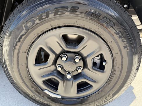 Used 2023 Jeep Gladiator Sport image 27