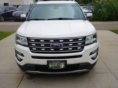 Used 2016 Ford Explorer Limited w/ Equipment Group 301A AWD/4WD image 25