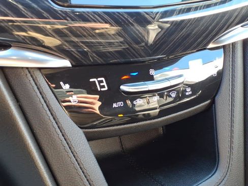 Used 2023 Cadillac XT6 Premium Luxury w/ Technology Package image 8