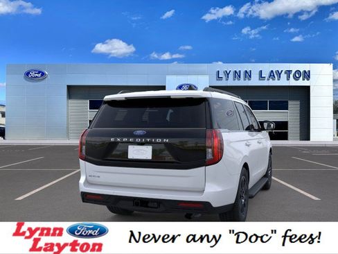 New 2026 Ford Expedition Active image 8
