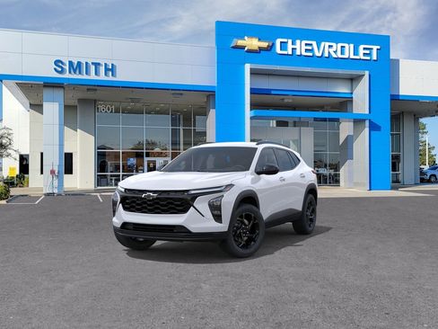 New 2026 Chevrolet Trax LT w/ Driver Confidence Package FWD image 8