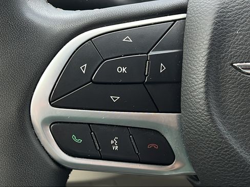 Used 2023 Chrysler Voyager LX FWD image 19