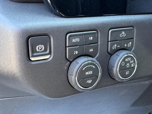 New 2026 Chevrolet Silverado 1500 LT Trail Boss w/ Convenience Package II AWD/4WD image 13