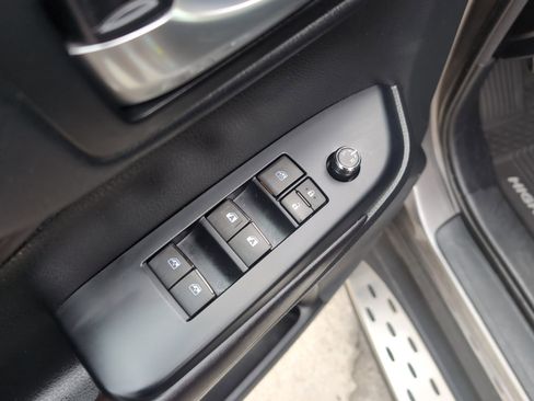 Used 2017 Toyota Highlander FWD V6 image 15