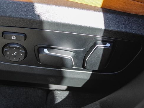 Certified 2025 BMW X3 xDrive30i w/ Convenience Package image 21