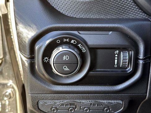 Certified 2024 Jeep Gladiator Mojave w/ Dual Top Group image 31