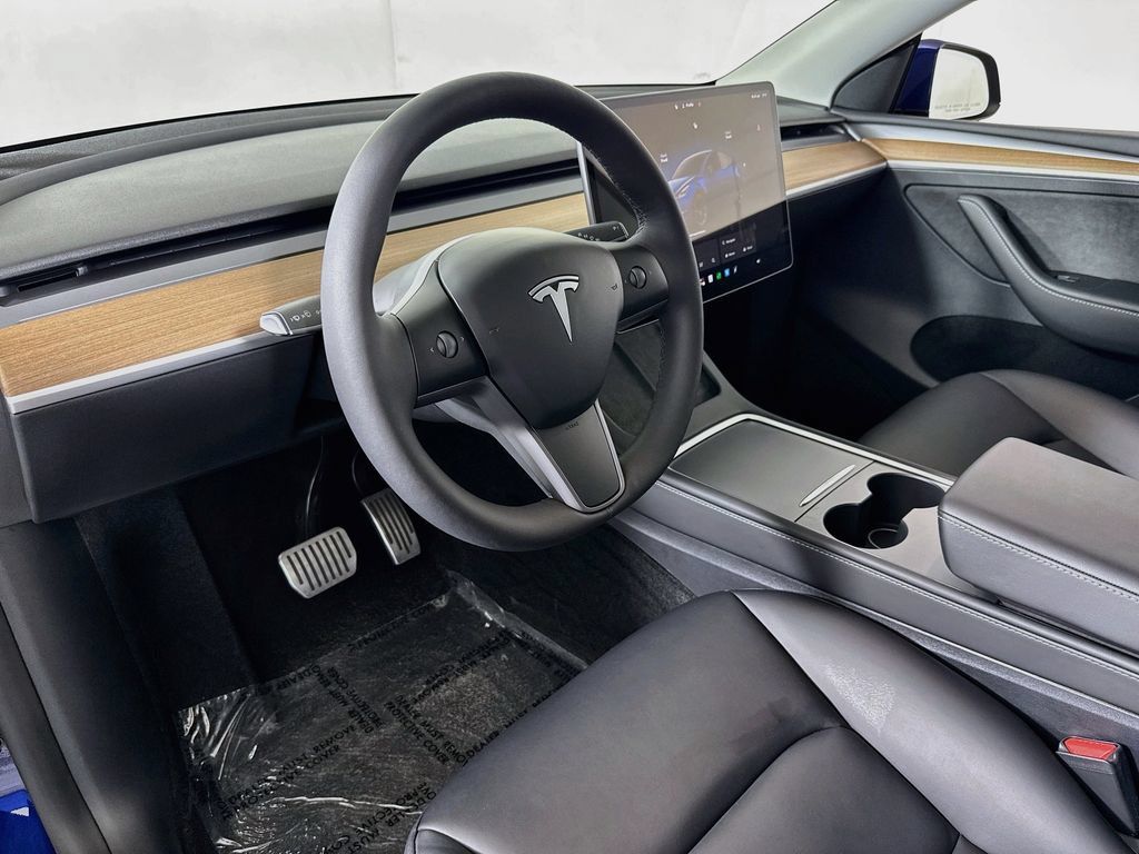 Used 2023 Tesla Model Y Long Range AWD/4WD image 9