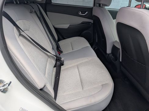 Used 2023 Hyundai Kona SE FWD image 9
