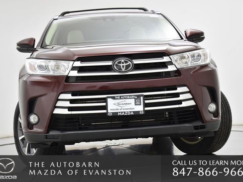 Used 2019 Toyota Highlander XLE image 4
