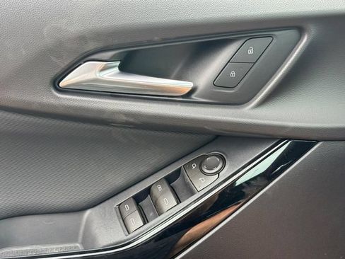 New 2026 Chevrolet Equinox LT w/ Convenience Package II FWD image 16