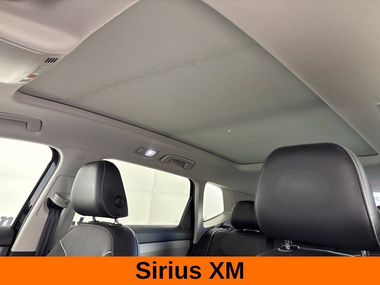 Used 2023 Volkswagen Taos SE w/ Panoramic Sunroof Package AWD/4WD image 12