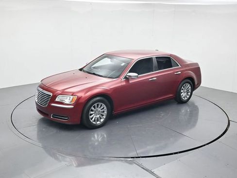 Used 2013 Chrysler 300 RWD image 38