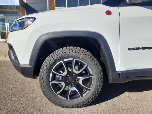 New 2026 Jeep Compass Trailhawk w/ Sun, Sound & Navigation Group AWD/4WD image 5