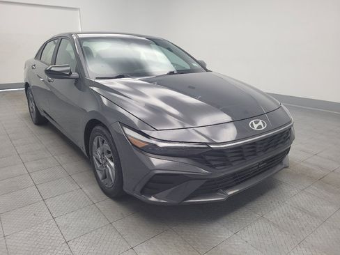 Used 2024 Hyundai Elantra SEL FWD image 14
