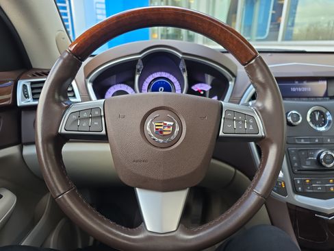 Used 2011 Cadillac SRX Luxury image 23
